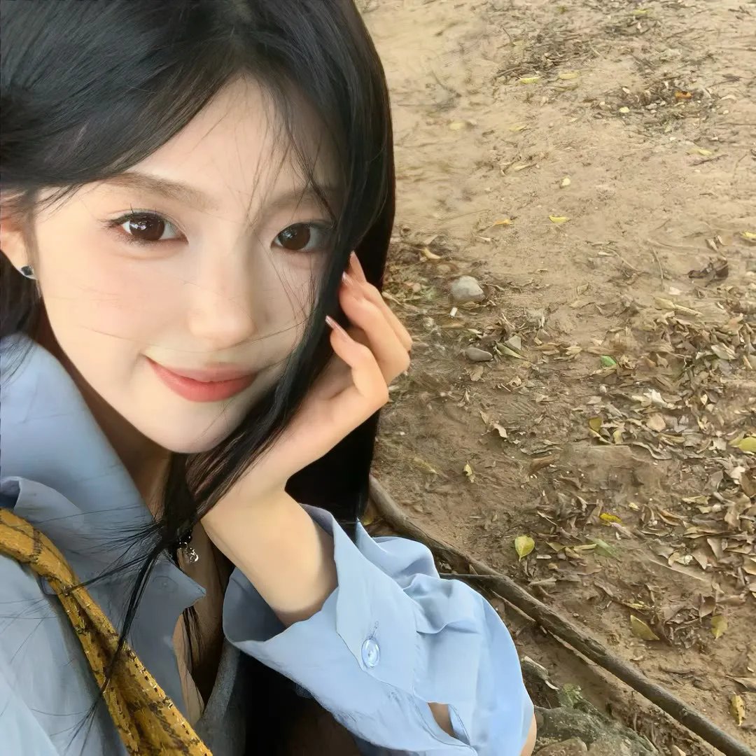 无法触碰的她